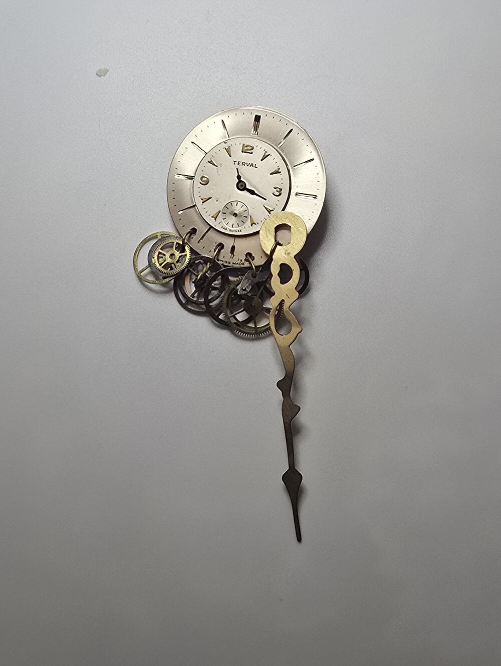 Vintage Time-less Brooxh Art Decor